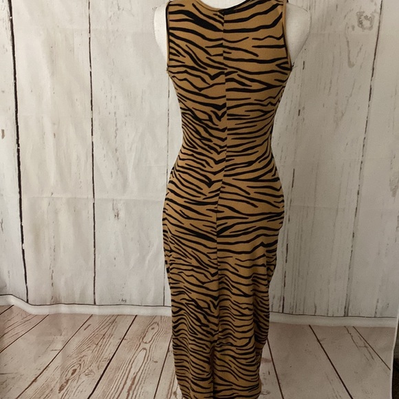 Maxi dress - Picture 4 of 7